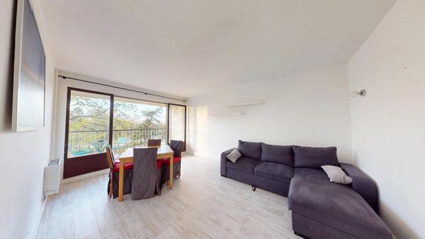Vente                                                      Appartement
                        
                     3 pièces                      61 m2                     à Chennevières-sur-Marne