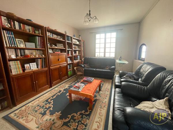Maison à vendre Saintes - 6 pièces, 125m² avec 4 chambre(s) à 221 500€ - AJP Immobilier Saintes
