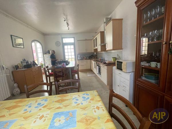 Maison à vendre Saintes - 6 pièces, 125m² avec 4 chambre(s) à 221 500€ - AJP Immobilier Saintes