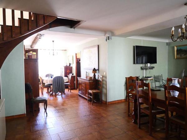 Maison Plan De Cuques 7 pièce(s) 182 m2