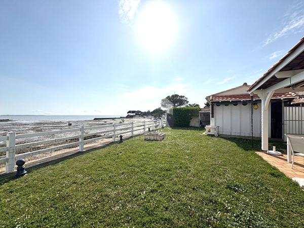 Maison situé au bord de mer à Angoulins, 2 chambres et un studio, jardin