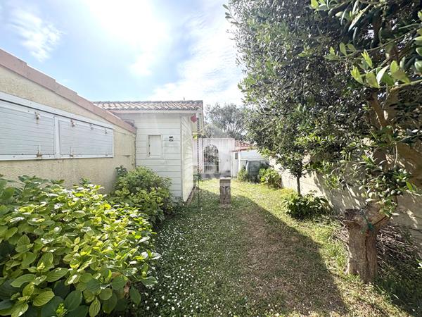 Maison situé au bord de mer à Angoulins, 2 chambres et un studio, jardin