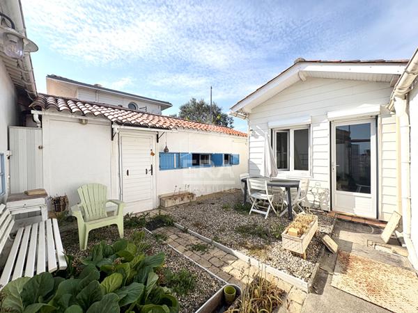 Maison situé au bord de mer à Angoulins, 2 chambres et un studio, jardin