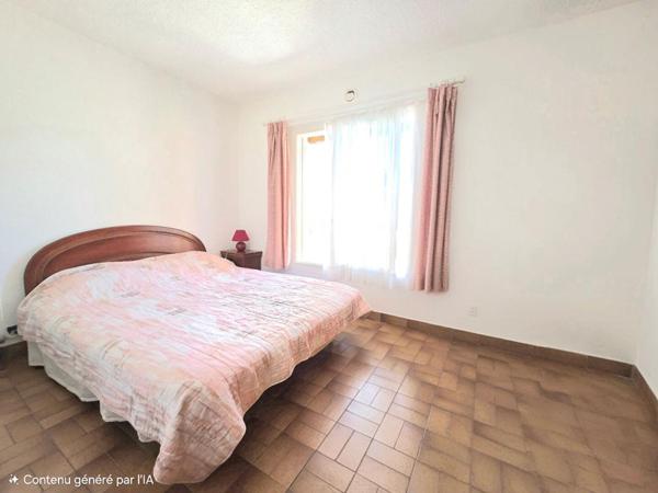 Maison Le Lavandou 35 m2 ,piscine ,terrasse face a la mer ,parking, cellier