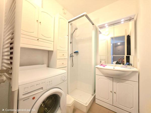 Maison Le Lavandou 35 m2 ,piscine ,terrasse face a la mer ,parking, cellier