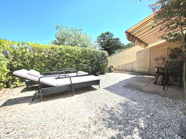 Maison Le Lavandou 35 m2 ,piscine ,terrasse face a la mer ,parking, cellier
