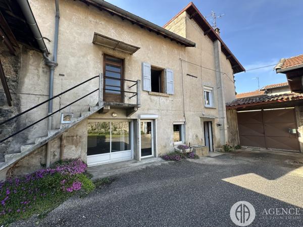 Sablons (38550) Grande maison familiale avec dépendances à Serrières en Ardèche