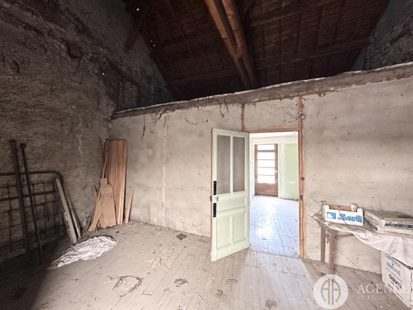 Sablons (38550) Grande maison familiale avec dépendances à Serrières en Ardèche