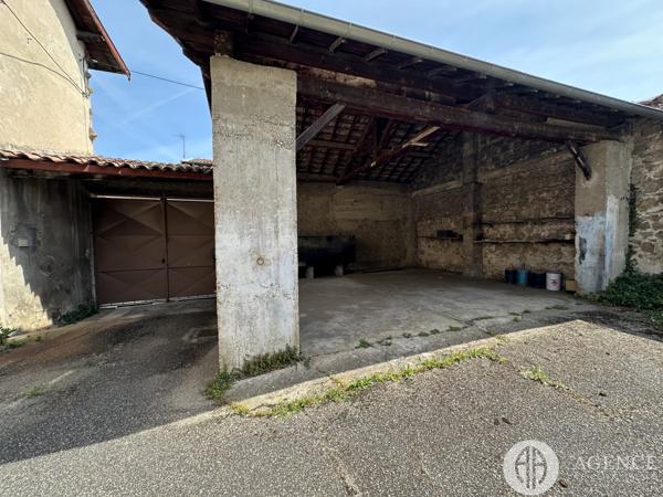 Sablons (38550) Grande maison familiale avec dépendances à Serrières en Ardèche