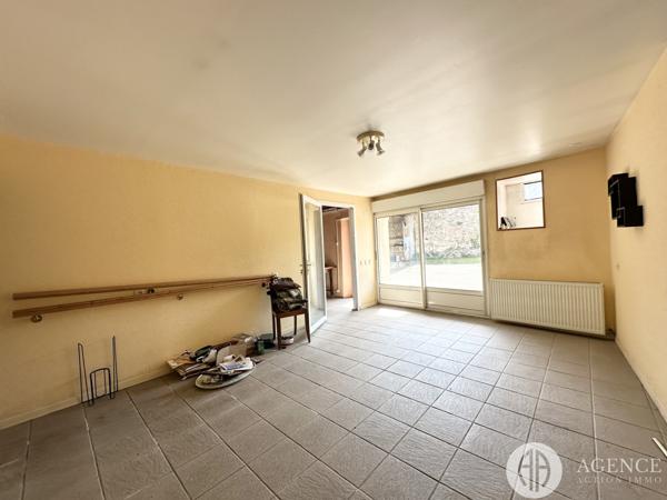 Sablons (38550) Grande maison familiale avec dépendances à Serrières en Ardèche