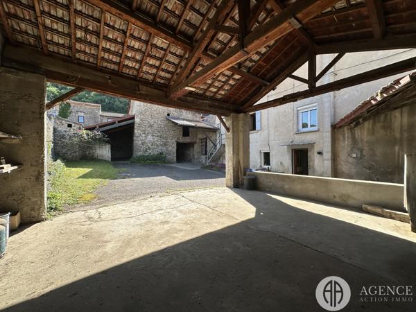 Sablons (38550) Grande maison familiale avec dépendances à Serrières en Ardèche