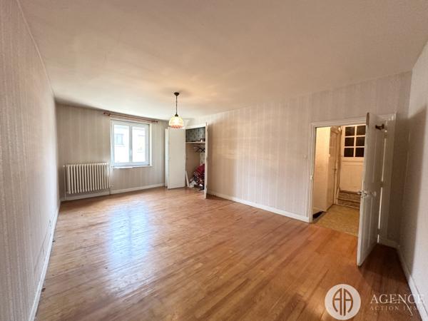 Sablons (38550) Grande maison familiale avec dépendances à Serrières en Ardèche