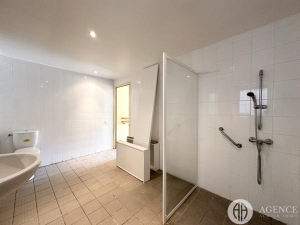 Sablons (38550) Grande maison familiale avec dépendances à Serrières en Ardèche