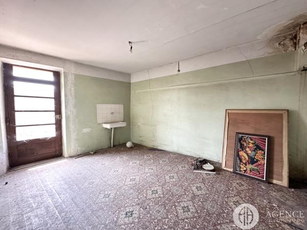 Sablons (38550) Grande maison familiale avec dépendances à Serrières en Ardèche