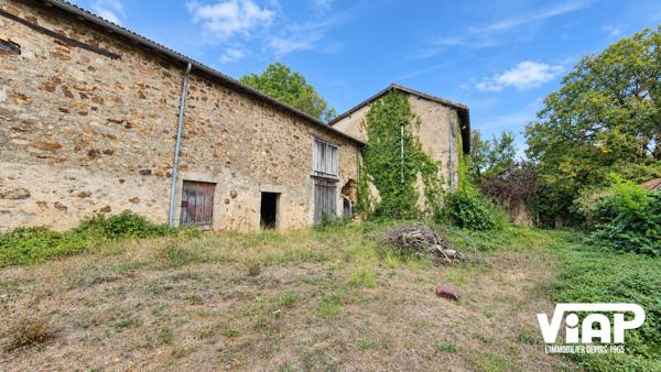 Maison et granges à rénover , Saint just le martel
