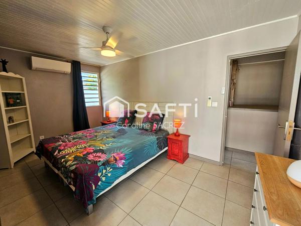 Grand espace de vie extérieur avec carbet, terrasse & piscine – Maison familiale à Dizac au Diamant