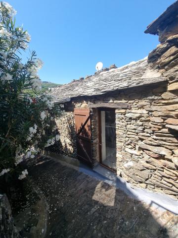 Sisco, maison T1 en Pierre toute rénovée