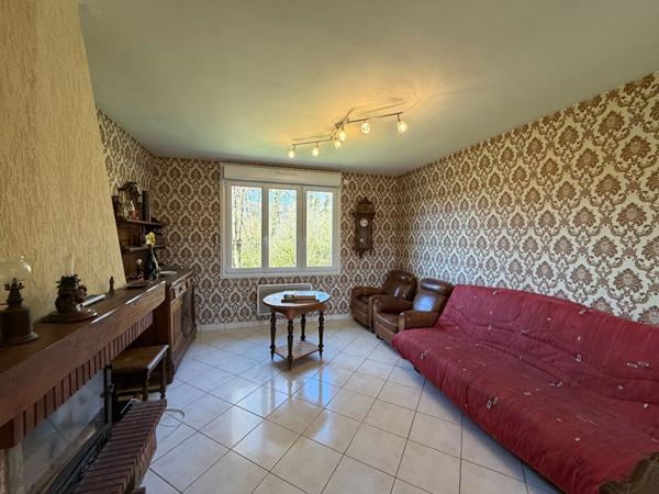 Pavillon sur Sous-sol proche centre ville de Baugé !