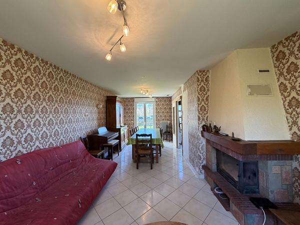 Pavillon sur Sous-sol proche centre ville de Baugé !