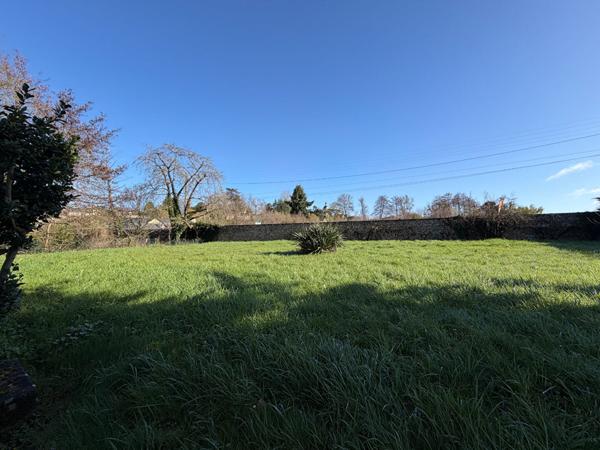 Pavillon sur Sous-sol proche centre ville de Baugé !