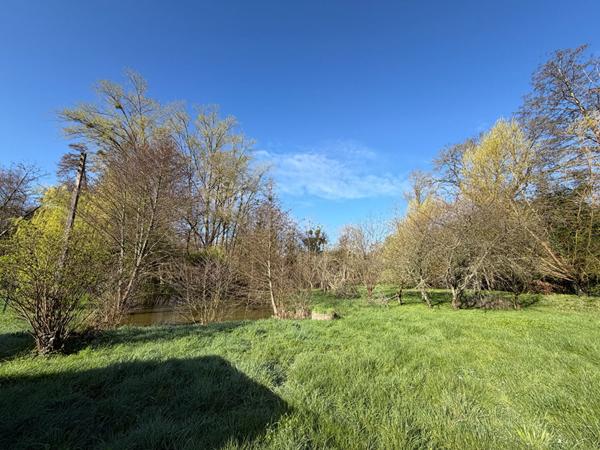 Pavillon sur Sous-sol proche centre ville de Baugé !