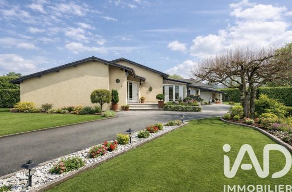 Maison à vendre 9 pièces 180 m² Saint-Hilaire-de-la-Côte