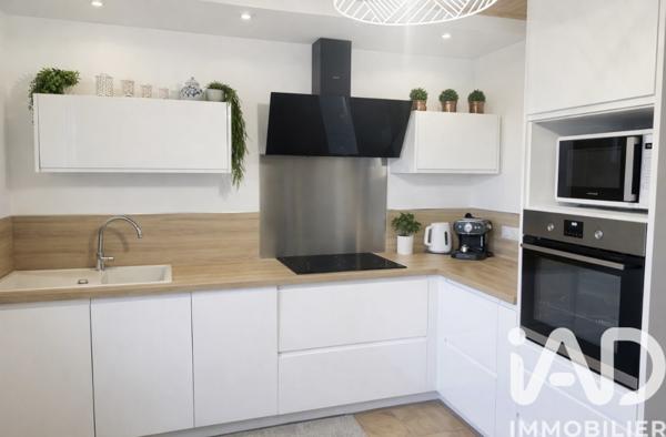 Maison à vendre 9 pièces 180 m² Saint-Hilaire-de-la-Côte