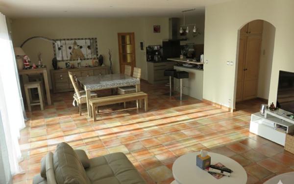 Maison à vendre    5 pièces •  Aramon