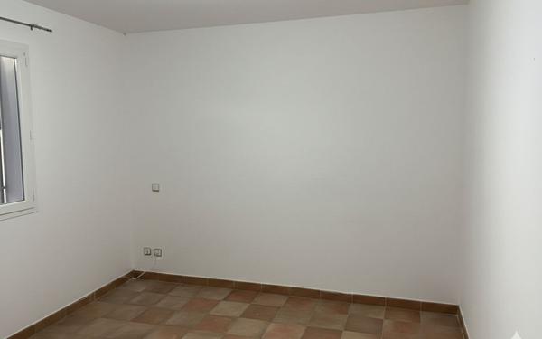 Maison à vendre    5 pièces •  Aramon