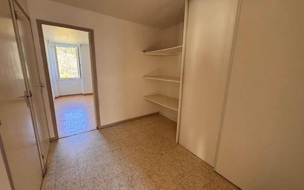 Appartement à louer    4 pièces •  Le Martinet