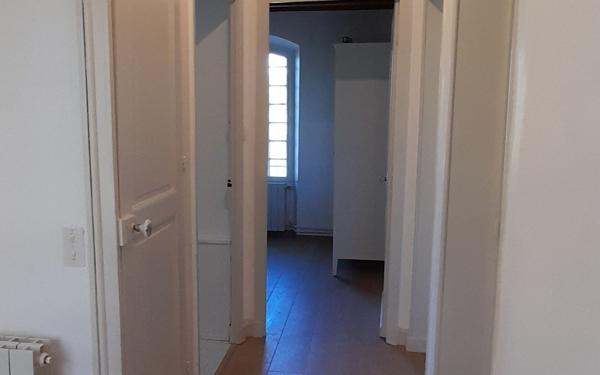 Maison à louer    4 pièces •  Esparron