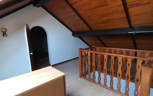 Maison à louer    4 pièces •  Esparron