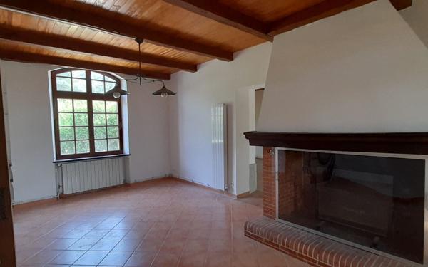 Maison à louer    4 pièces •  Esparron