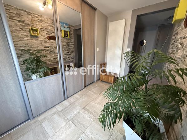 Maison
         5 pièces
        - 110 m² Exclusivité 355 000 € *