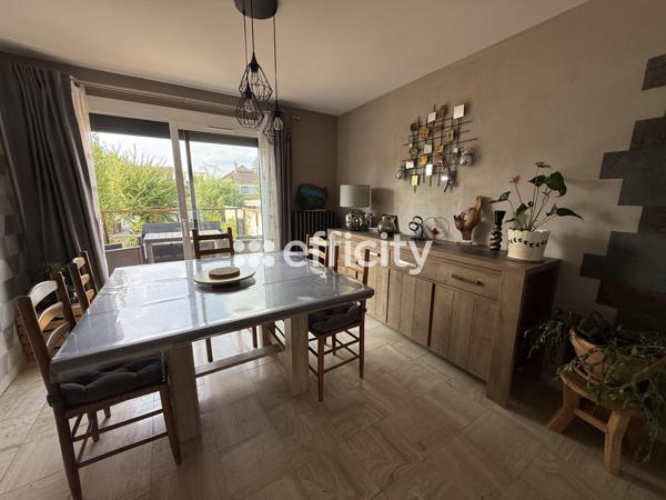 Maison
         5 pièces
        - 110 m² Exclusivité 355 000 € *