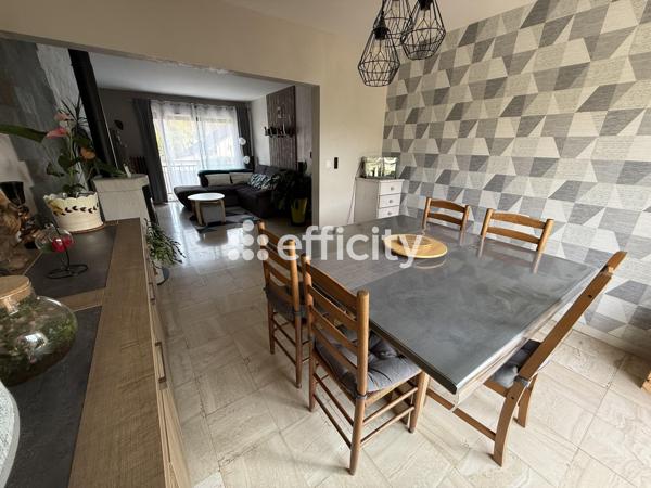 Maison
         5 pièces
        - 110 m² Exclusivité 355 000 € *