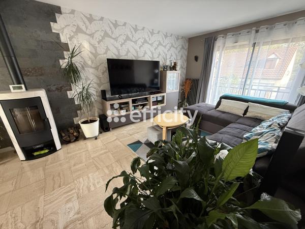 Maison
         5 pièces
        - 110 m² Exclusivité 355 000 € *