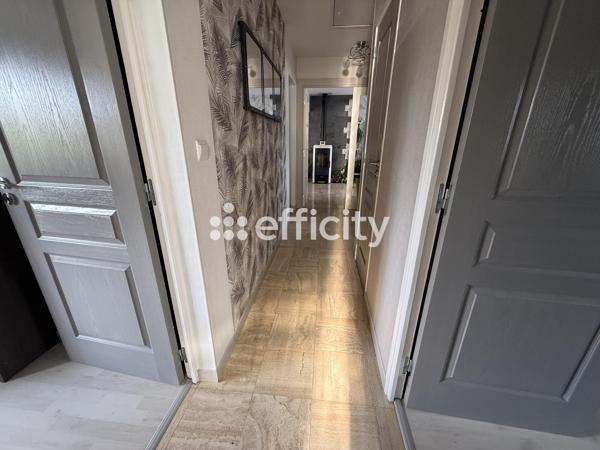 Maison
         5 pièces
        - 110 m² Exclusivité 355 000 € *