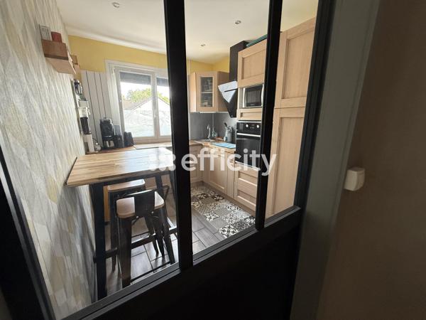 Maison
         5 pièces
        - 110 m² Exclusivité 355 000 € *