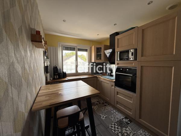 Maison
         5 pièces
        - 110 m² Exclusivité 355 000 € *