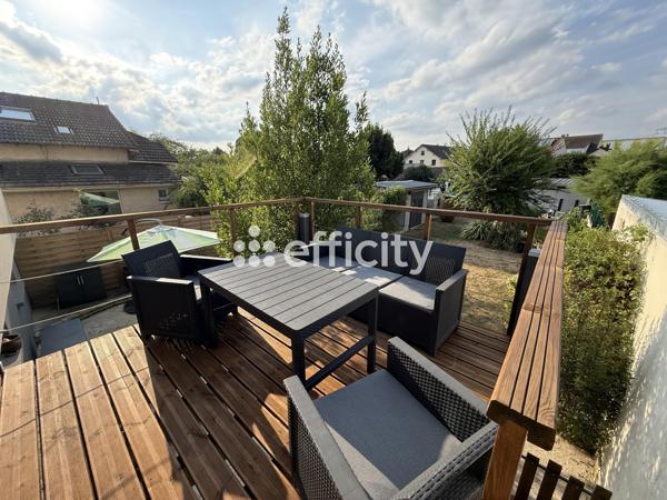 Maison
         5 pièces
        - 110 m² Exclusivité 355 000 € *