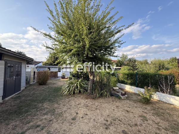 Maison
         5 pièces
        - 110 m² Exclusivité 355 000 € *