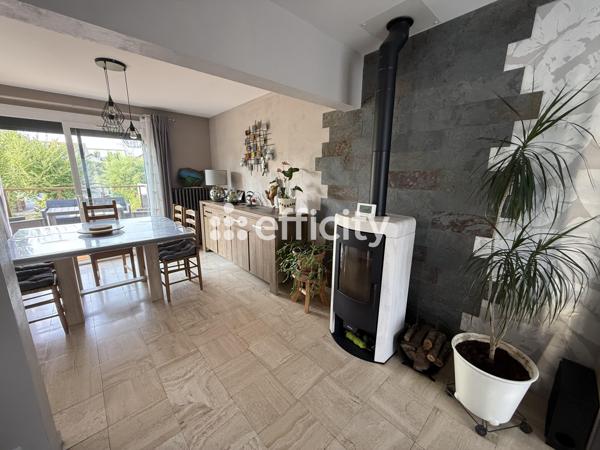 Maison
         5 pièces
        - 110 m² Exclusivité 355 000 € *