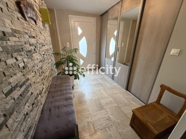 Maison
         5 pièces
        - 110 m² Exclusivité 355 000 € *