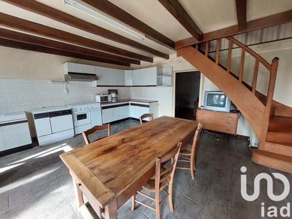 Maison 5 pièces de 114 m² à Nieuil (16270)