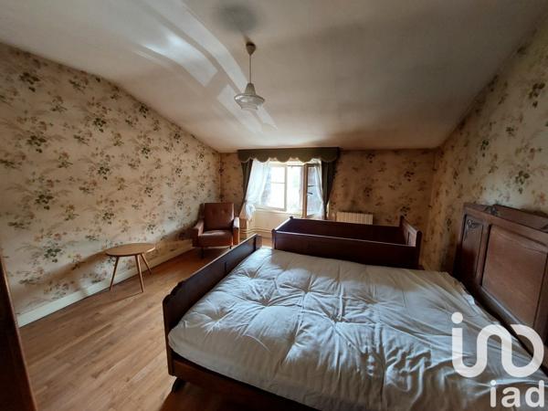 Maison 5 pièces de 114 m² à Nieuil (16270)