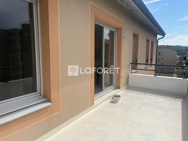 Location appartement près de VILLEFONTAINE - 2 pièce(s) - 39 m² - 695 €/mois