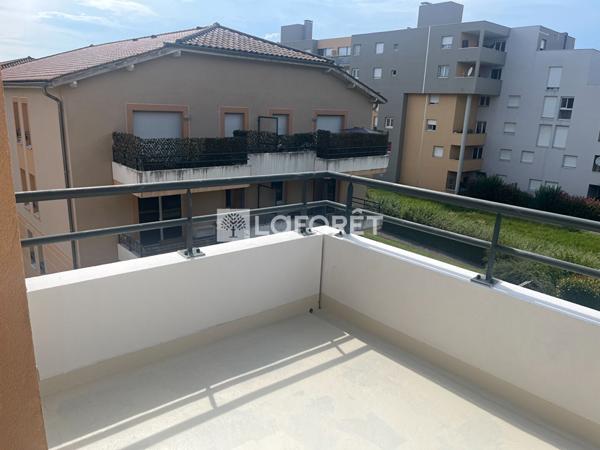 Location appartement près de VILLEFONTAINE - 2 pièce(s) - 39 m² - 695 €/mois