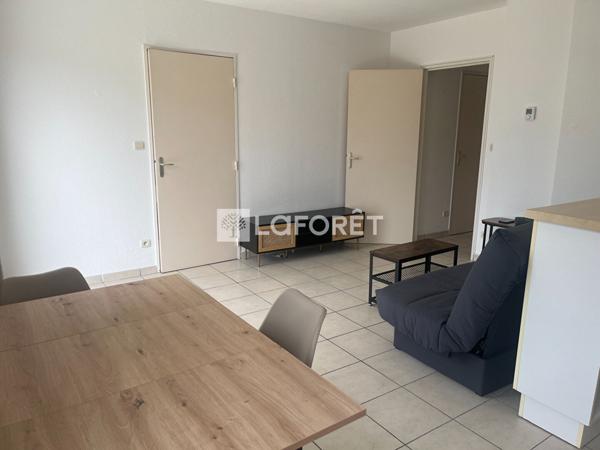 Location appartement près de VILLEFONTAINE - 2 pièce(s) - 39 m² - 695 €/mois