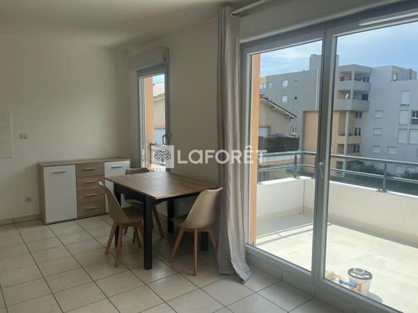 Location appartement près de VILLEFONTAINE - 2 pièce(s) - 39 m² - 695 €/mois